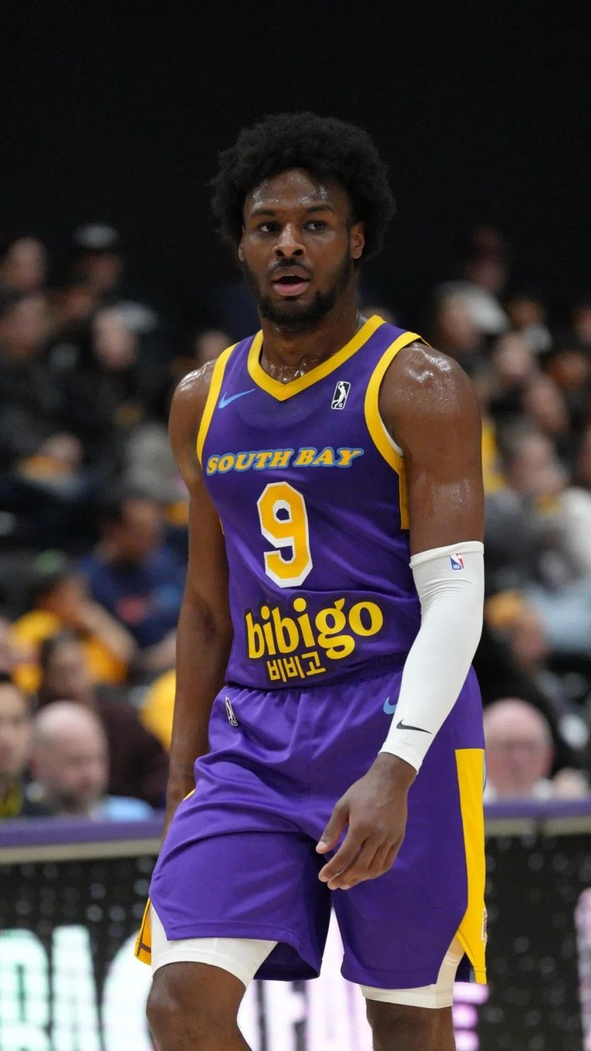 包含詹姆斯迎来十赛季高光表现,C9球迷沸腾!的词条 包含詹姆斯迎来十赛季高光表现,C9球迷沸腾!的词条