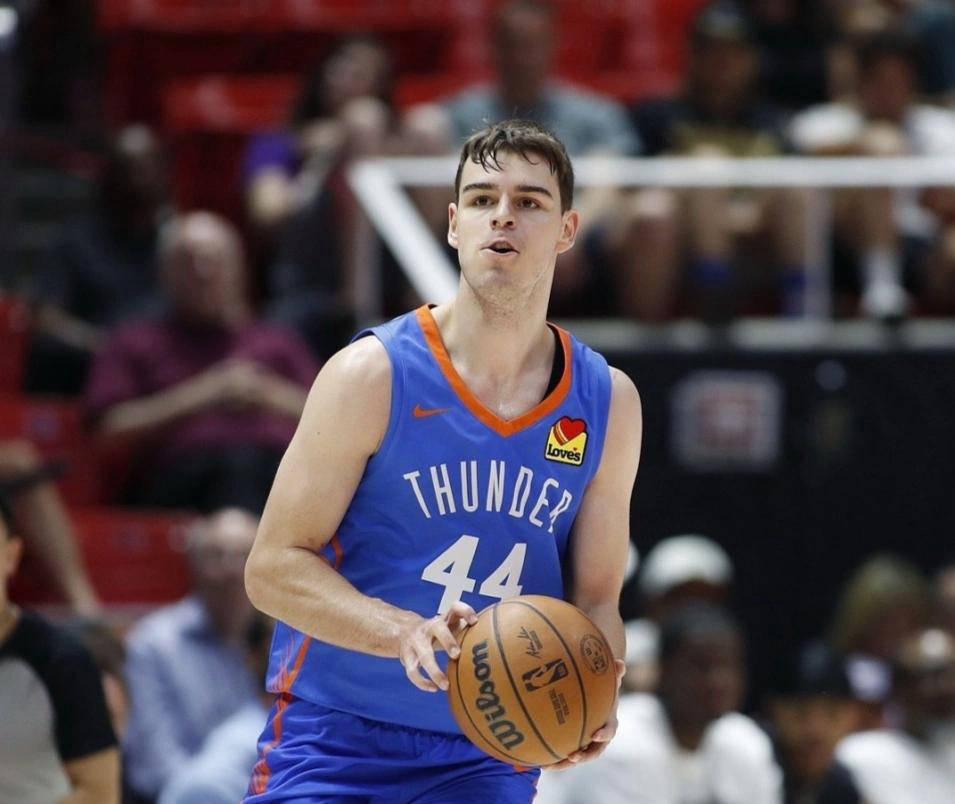 俄克拉荷马雷霆迎葡超关键赛，赛前更衣室发声，震撼外界，训练强度明显提升的简单介绍